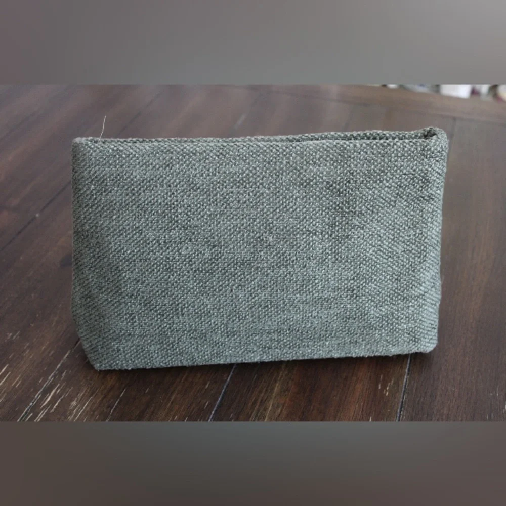 Helen Carlisle hand bag/clutch